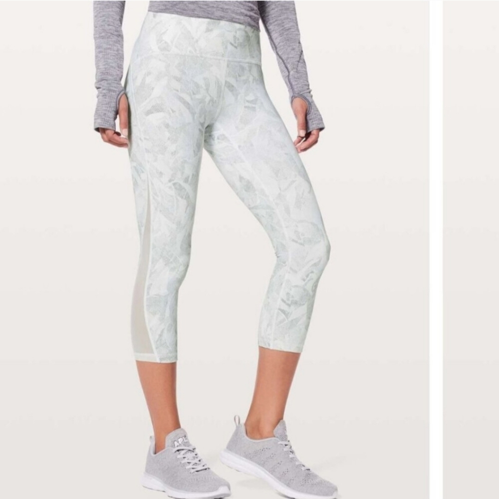 Lululemon Train Times Crop Jasmine White Multi / White SIZE:8